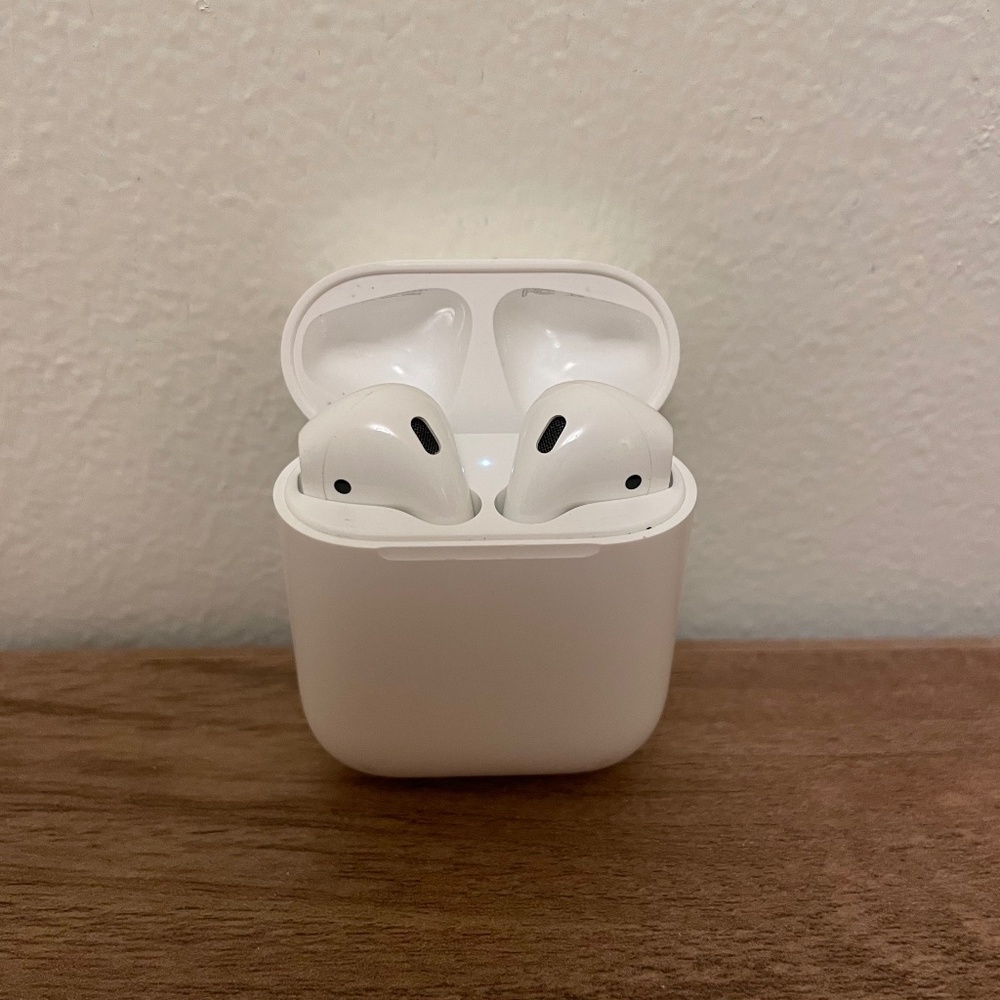 2nd Gen Apple AirPods with Charging Case